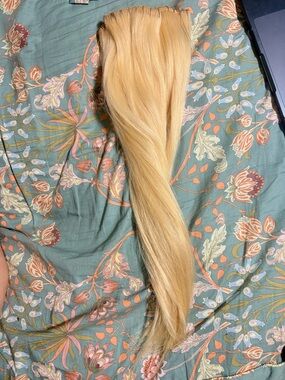 Blonde Hair Extension - Natural Light Blonde